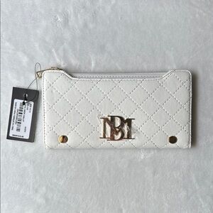 NWT Badgley Mischka Elegant White Quilted Wallet